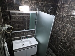 Shower, towels