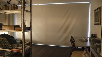 Chambre Triple, salle de bains privée, vue piscine