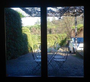 Dreibettzimmer, eigenes Bad, Poolblick | Ausblick vom Zimmer