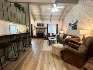 Condo, 2 Bedrooms | Living area