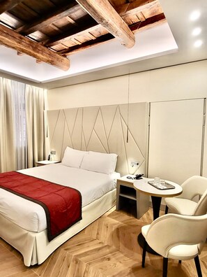 Tripla, Edificio Separato