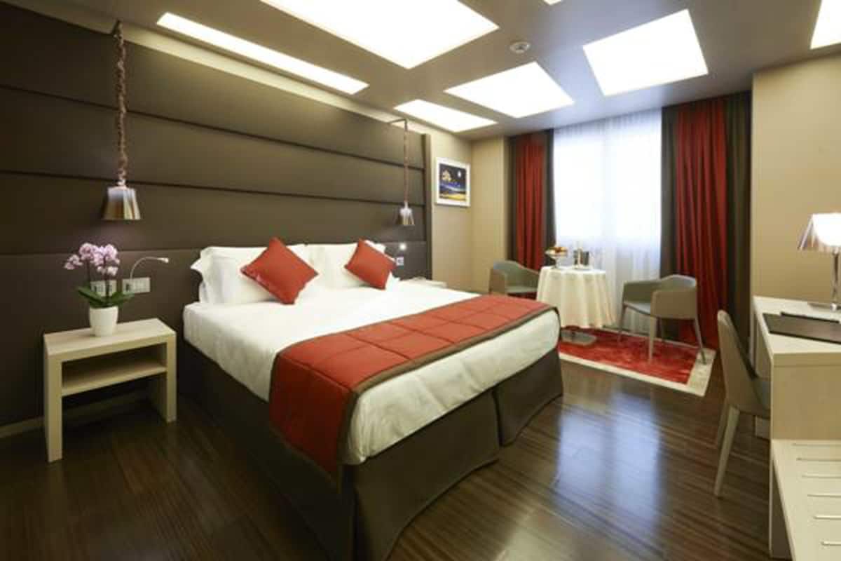 Deluxe tweepersoonskamer | 1 slaapkamer, luxe beddengoed, donzen dekbedden, een minibar