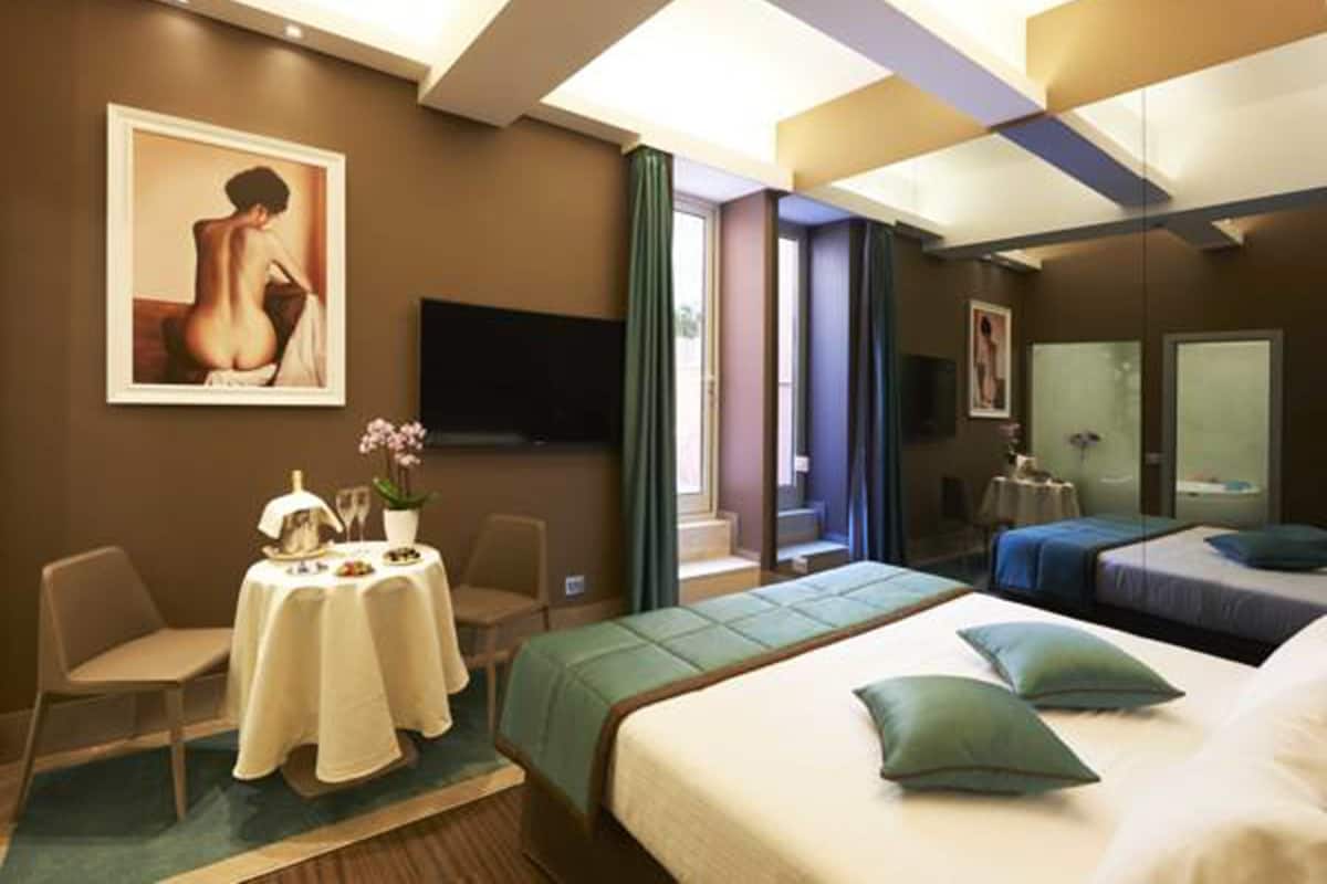 Suite, bubbelbad | 1 slaapkamer, luxe beddengoed, donzen dekbedden, een minibar