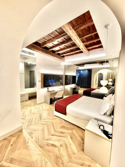 Harry's Bar Trevi Hotel & Restaurant