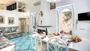 Apartment, 3 Schlafzimmer | Eigene Küche | Kühlschrank, Ofen, Herdplatte, Wasserkocher