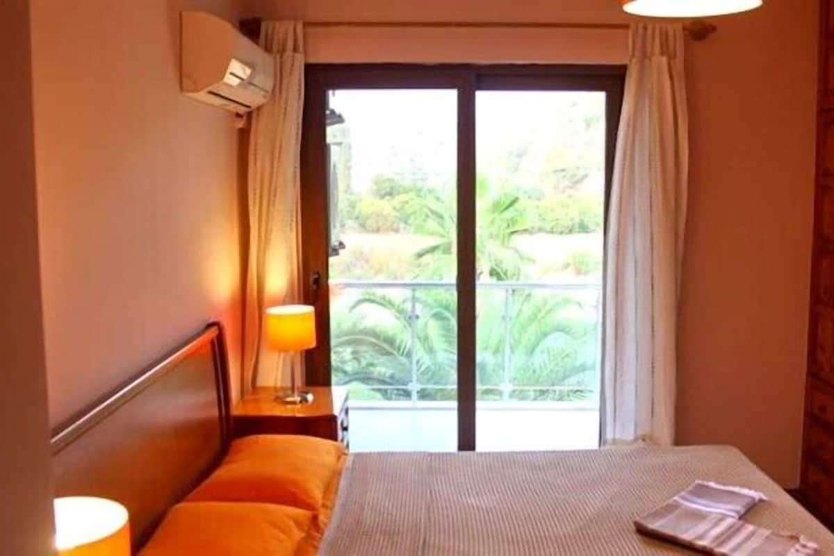 Vila Keluarga, 2 kamar tidur | 1 kamar tidur, seprai premium, meja kerja, dan kedap suara
