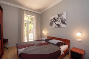  One - Bedroom Apartment with Park View | Garden view