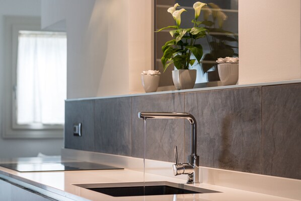 Apartment, 2 Schlafzimmer | Eigene Küche | Großer Kühlschrank, Mikrowelle, Herdplatte, Geschirrspüler