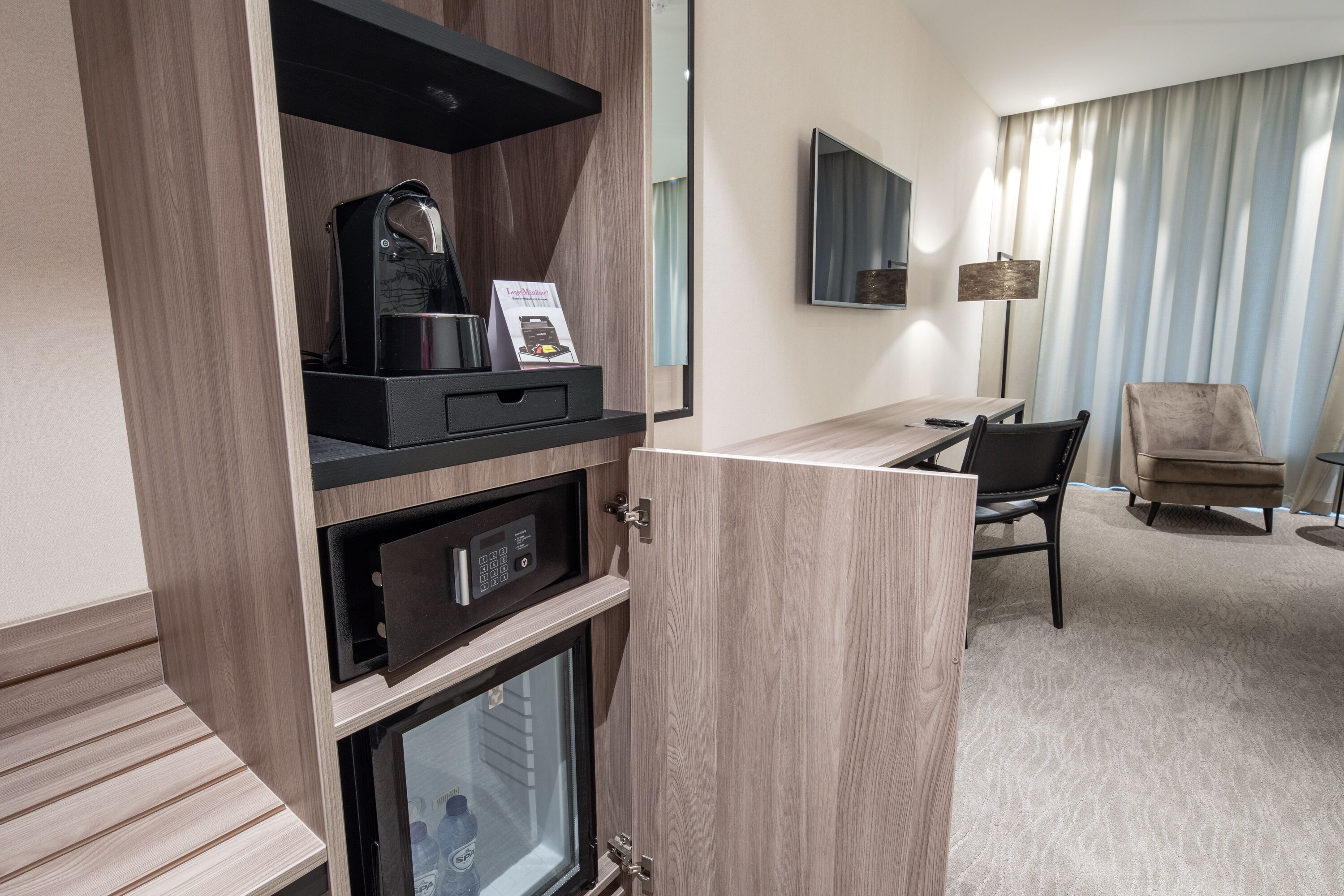 1 bedroom, premium bedding, minibar, in-room safe