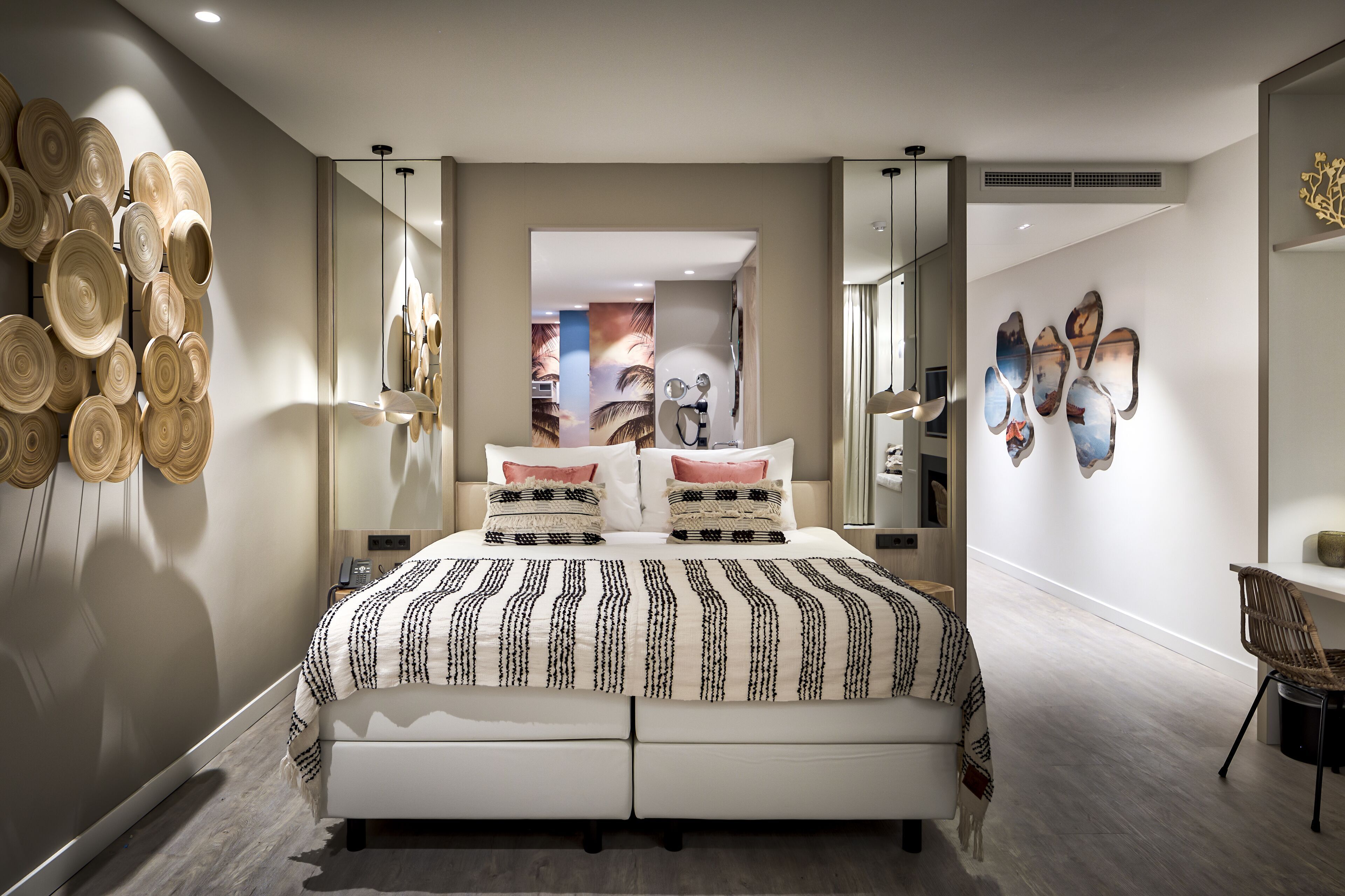 Hypo-allergenic bedding, minibar, in-room safe, desk