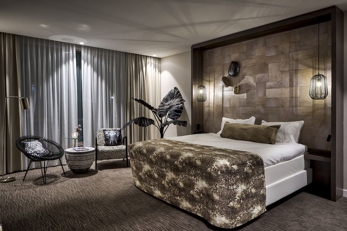 Suite (Safari) | 1 bedroom, premium bedding, minibar, in-room safe