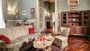 Apartment, 3 Schlafzimmer | Wohnzimmer | Flachbildfernseher