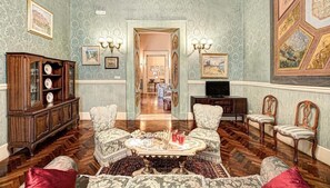 Apartment, 3 Schlafzimmer | Wohnzimmer | Flachbildfernseher