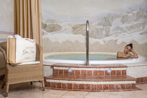 Banyera d'hidromassatge coberta