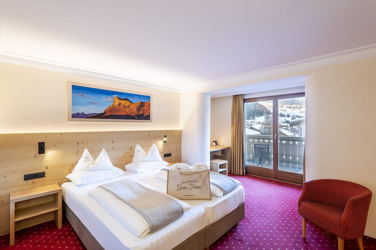 standard triple room | bathroom | rainfall showerhead, free toiletries, hair dryer, bidet