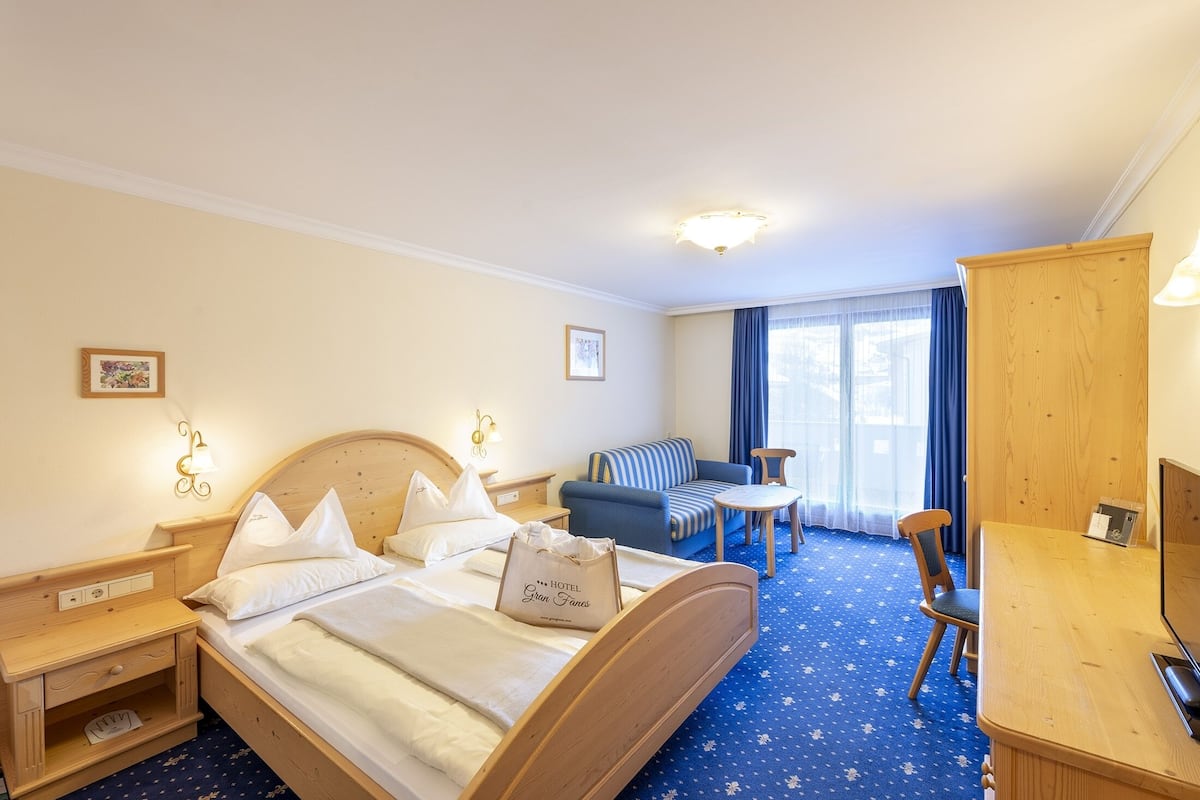 Hypoallergeen beddengoed, een kluis op de kamer, een bureau