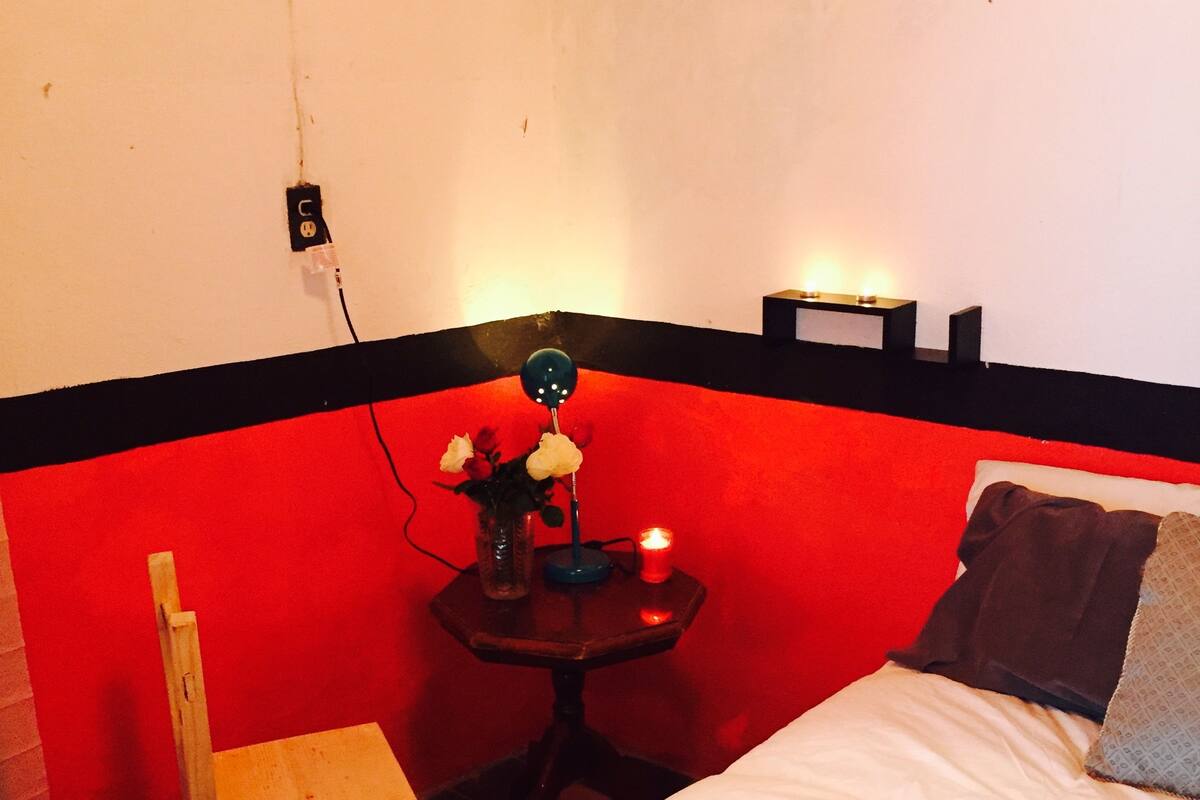 Premium bedding, free WiFi