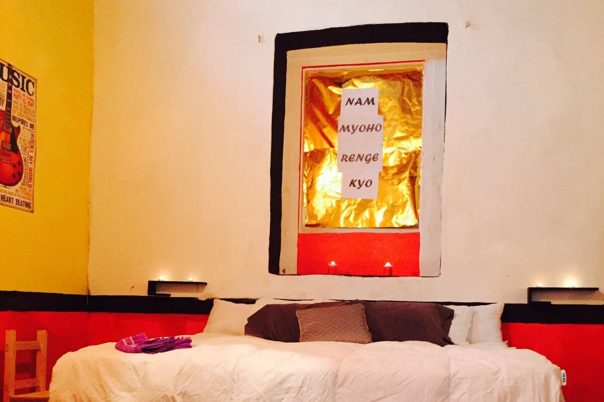 Premium bedding, free WiFi