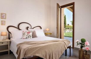 Vila | Cofres nos quartos, cortinas blackout, quartos à prova de som