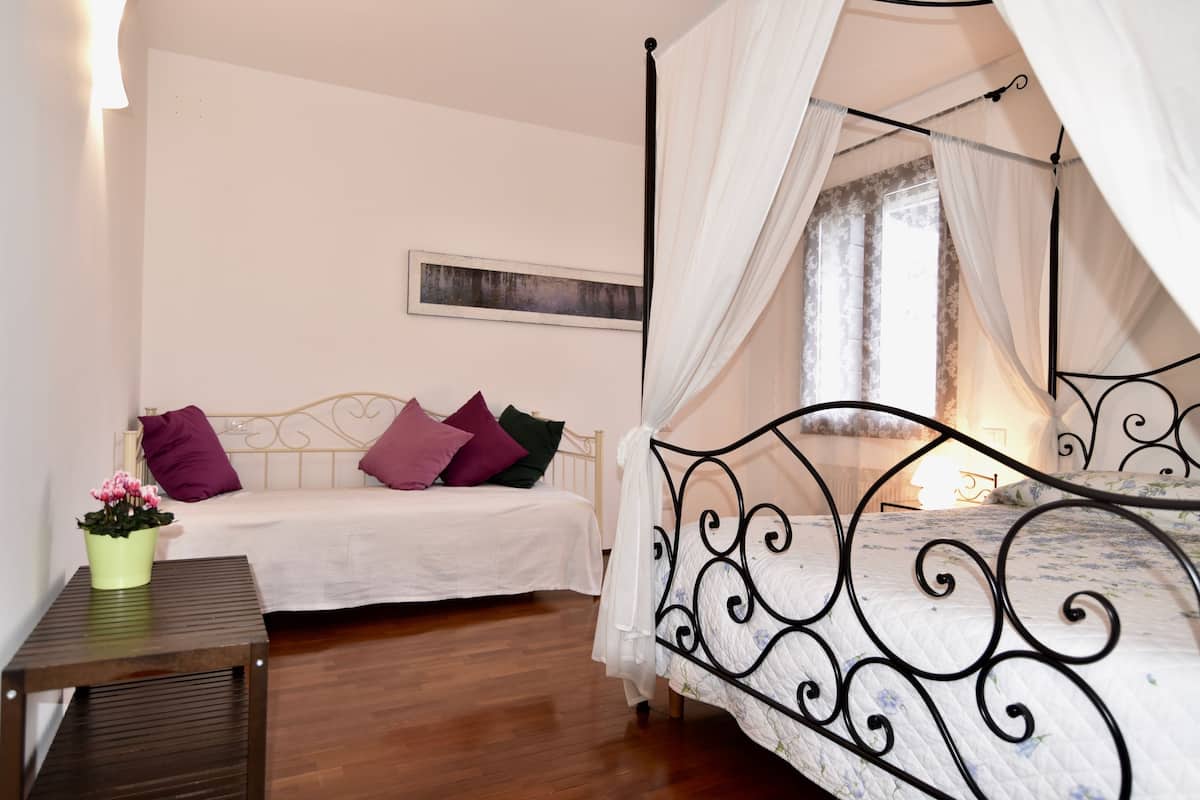 Kamar Triple | Brankas, tempat tidur bayi gratis, tempat tidur bayi, dan Wi-Fi gratis