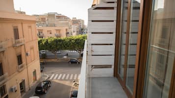 Habitación triple Confort, 1 habitación (Corallo) | Vista a la calle