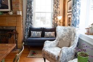 Free daily continental breakfast - Inn at Pine Plains (Pine Plains)