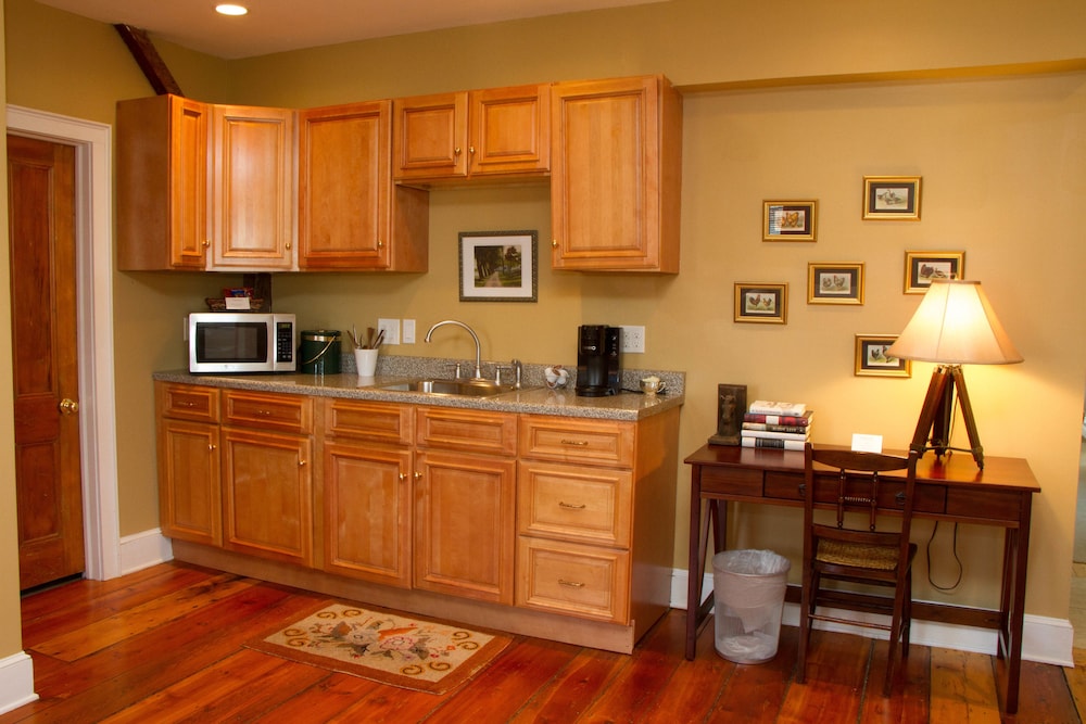 The Inn at Pine Plains by null