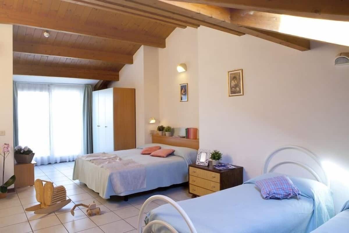 Quadruple Room, Sea View | In-room safe, free cribs/infant beds, free WiFi, bed sheets