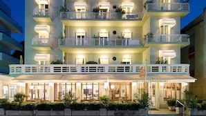 Façade de l’hébergement - soirée/nuit