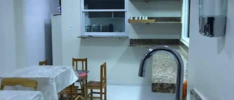 Buffet déjeuner gratuit tous les jours