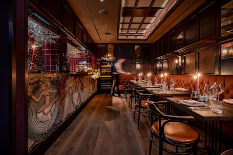 3 restaurants, French cuisine