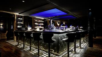 5 Bars/Lounges, Bar auf der Dachterrasse