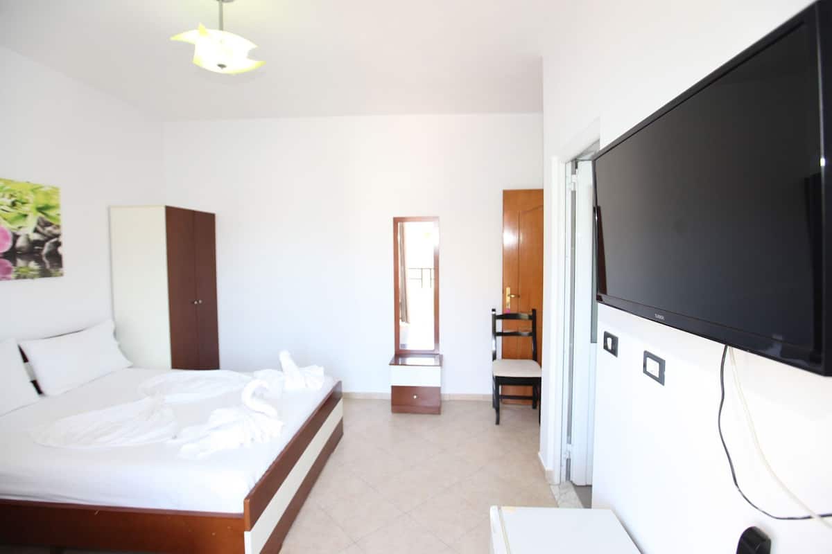 Roupas de cama antialérgicas, Wi-Fi de cortesia, roupa de cama