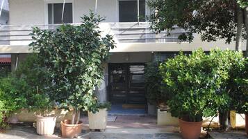 Pintu masuk hartanah