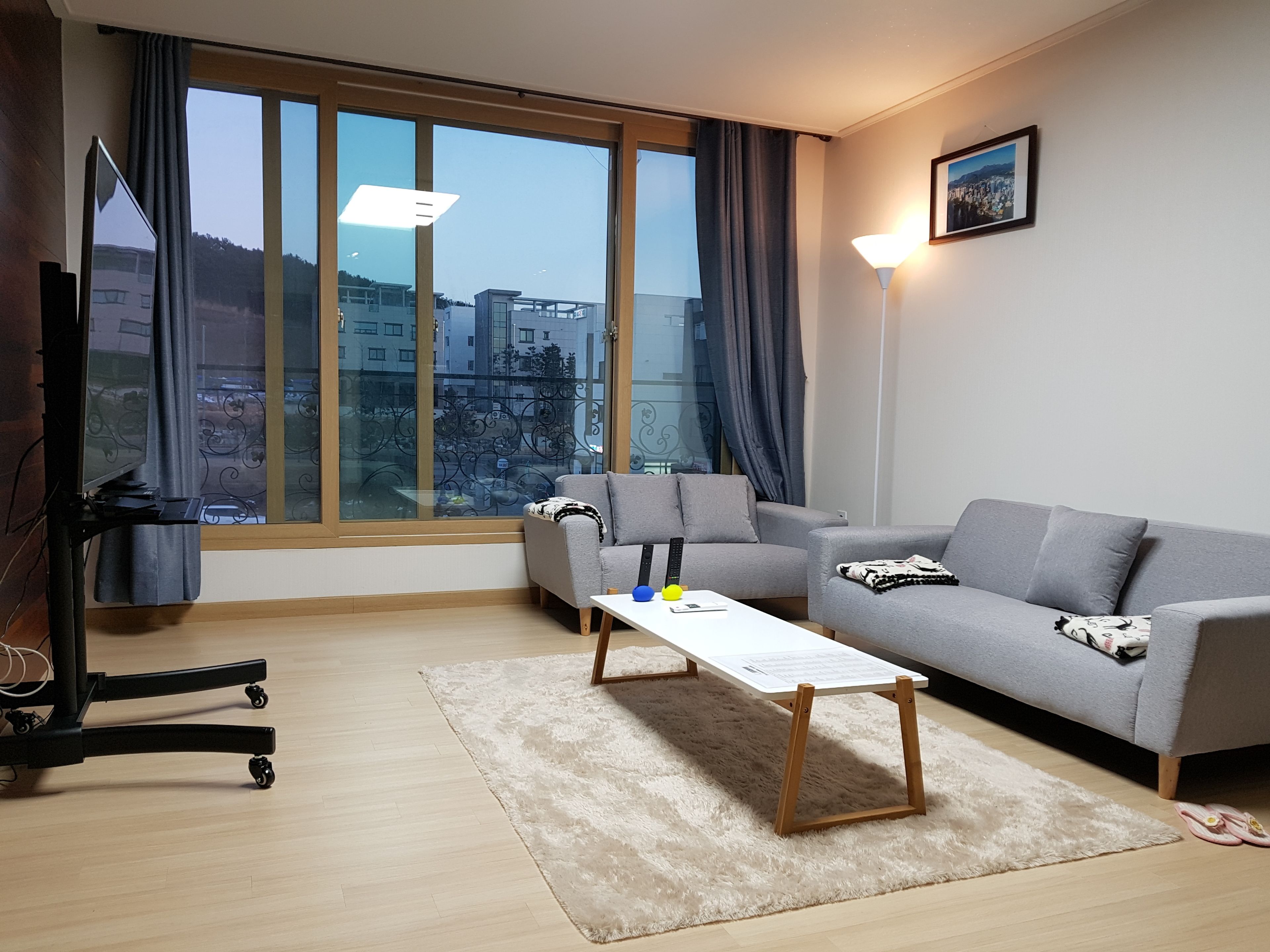 32-inch LED TV with digital channels, TV, Netflix