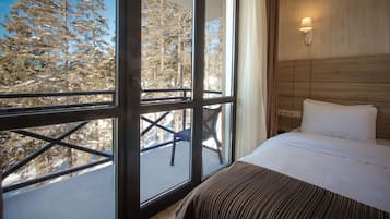Hochwertige Bettwaren, Minibar, Zimmersafe, Schreibtisch