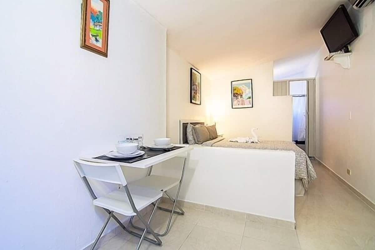 standard double room | in-room safe, desk, free wifi