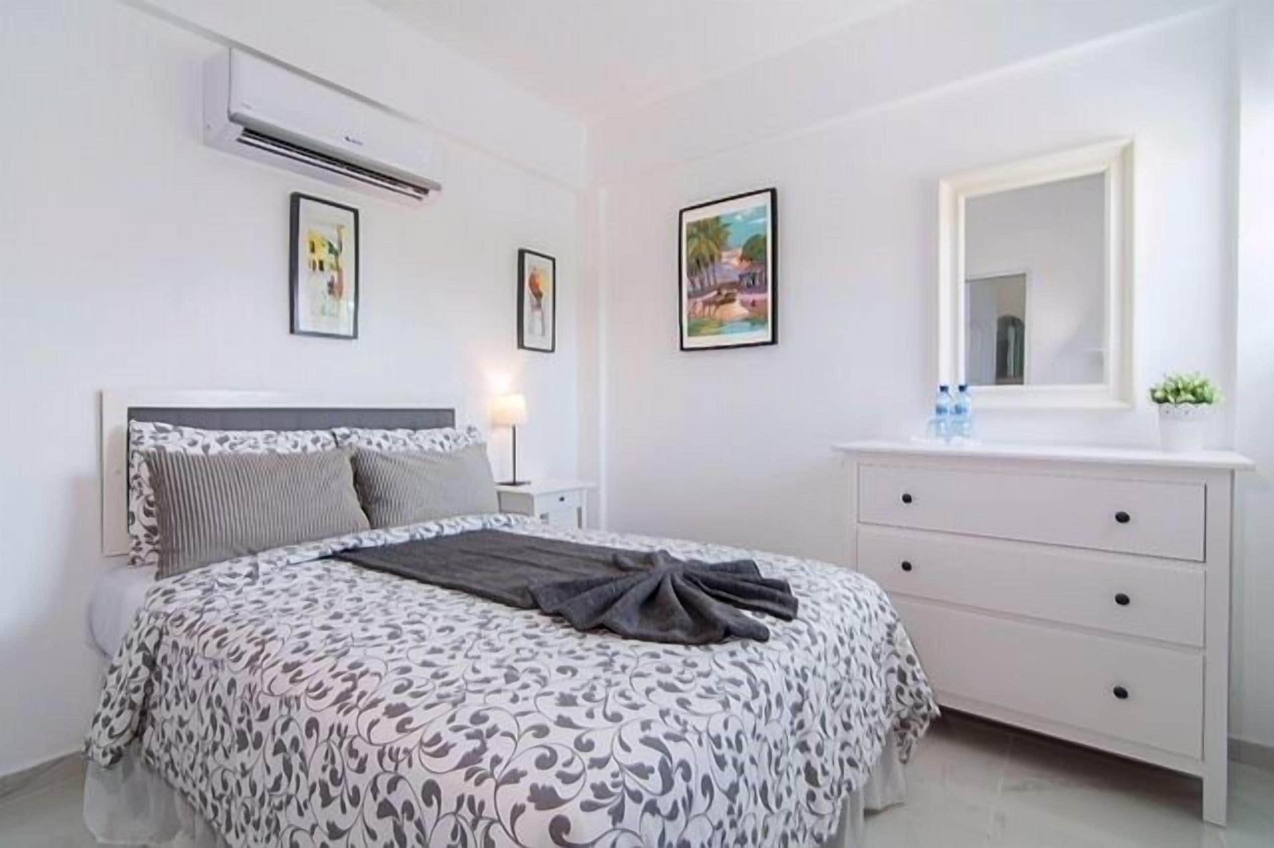 Standard Double Room | In-room safe, desk, free WiFi