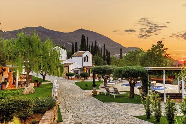 Family Villa, 4 Bedrooms, Private Pool | Room amenity