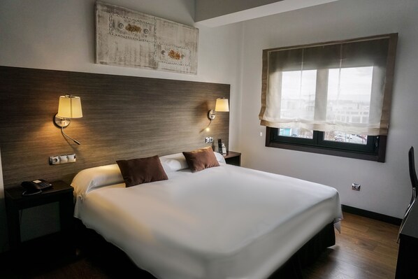 Schallisolierte Zimmer, kostenloses WLAN, Bettwäsche