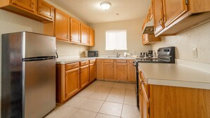 Private kitchenette - Stamford Inn (Stamford)