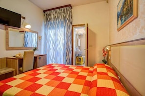 In-room safe, desk, free cots/infant beds, free WiFi - Hotel Majorca (Cervia)