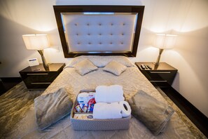 Egyptian cotton sheets, premium bedding, down comforters - Moon Luxury Apartments (Santiago de Surco)