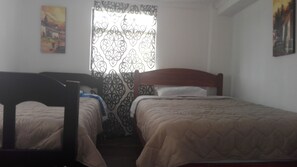 Family Room, Shared Bathroom | Iron/ironing board, free WiFi - Tuku Wasi (Cusco)