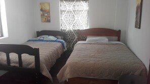 Family Room, Shared Bathroom | Iron/ironing board, free WiFi - Tuku Wasi (Cusco)