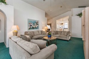 Una televisión, un reproductor de DVD