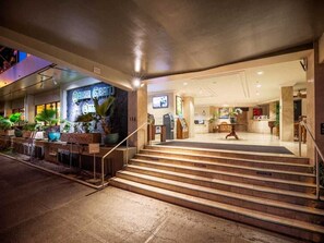 Lobby - Oahu Ease! Chic Kitchenette w/Full Frig, Lanai, AC, TV, WiFi–Waikīkī Grand #501 (HONOLULU)