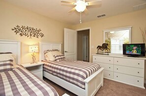 5 bedrooms, iron/ironing board, WiFi (free), bed sheets