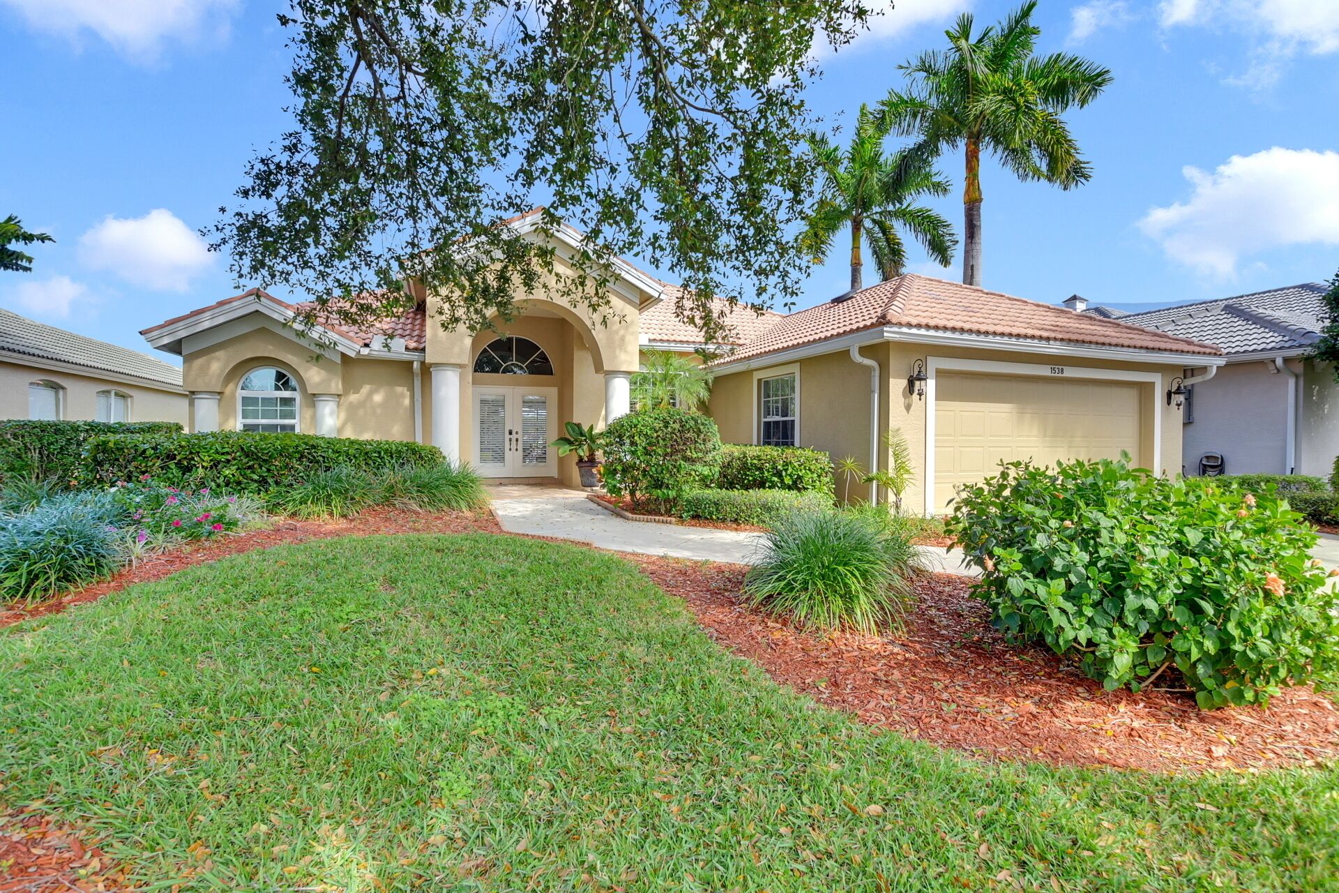 Gorgeous 3 bedroom pool home overlooking one of Briarwood's many lakes