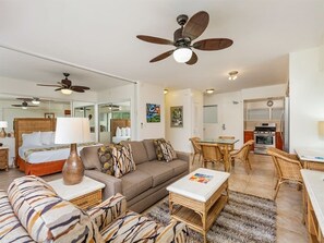 TV - Touch the Palms! Island-Style Condo w/Free WiFi, Full Kitchen–Waikīkī Shore #316 (HONOLULU)